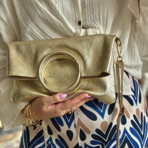 Sac doré en cuir