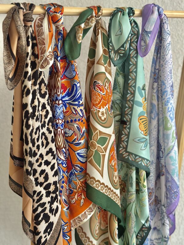 Foulards divers motifs